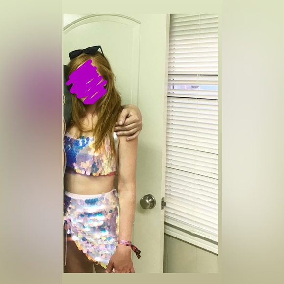 Miss Guided Sequin Festival Outfit - Picture 2 of 16